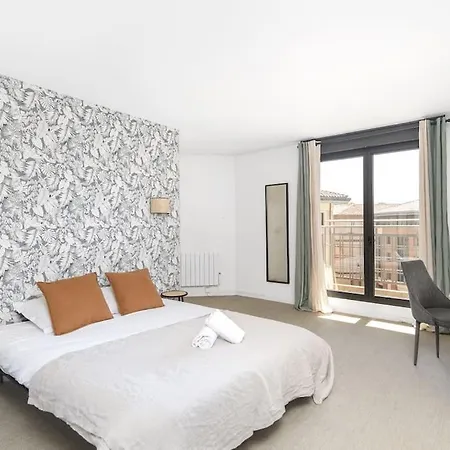 Nocnoc - Le Pargamin - Large Duplex Place Saint-pierre شقة *